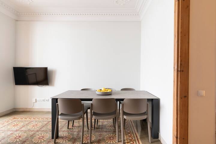 Lovely bright three -bedroom apartment in Gracia gallery image 2