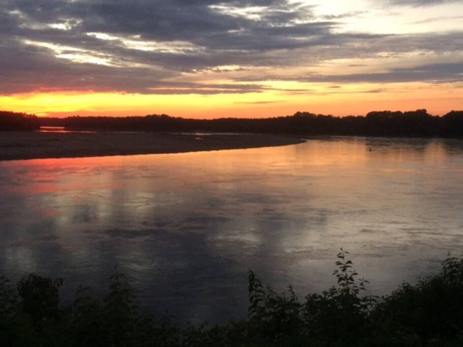 Nearby view of the Missouri River