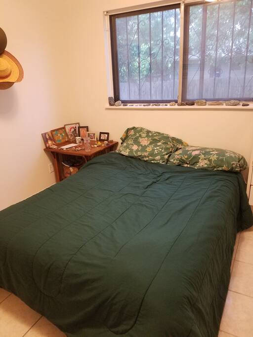 The bedroom available includes a queen sized bed, side table, dresser, closet and fan. It's a South-west facing room so the sun will not wake you in the morning!