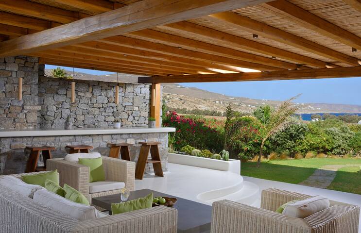 Beachfront Villa Cohyli, Kalafatis Beach gallery image 3