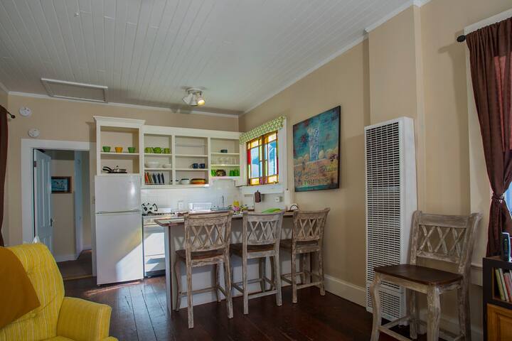 The Little Blue House Cottages For Rent In Pacific Grove