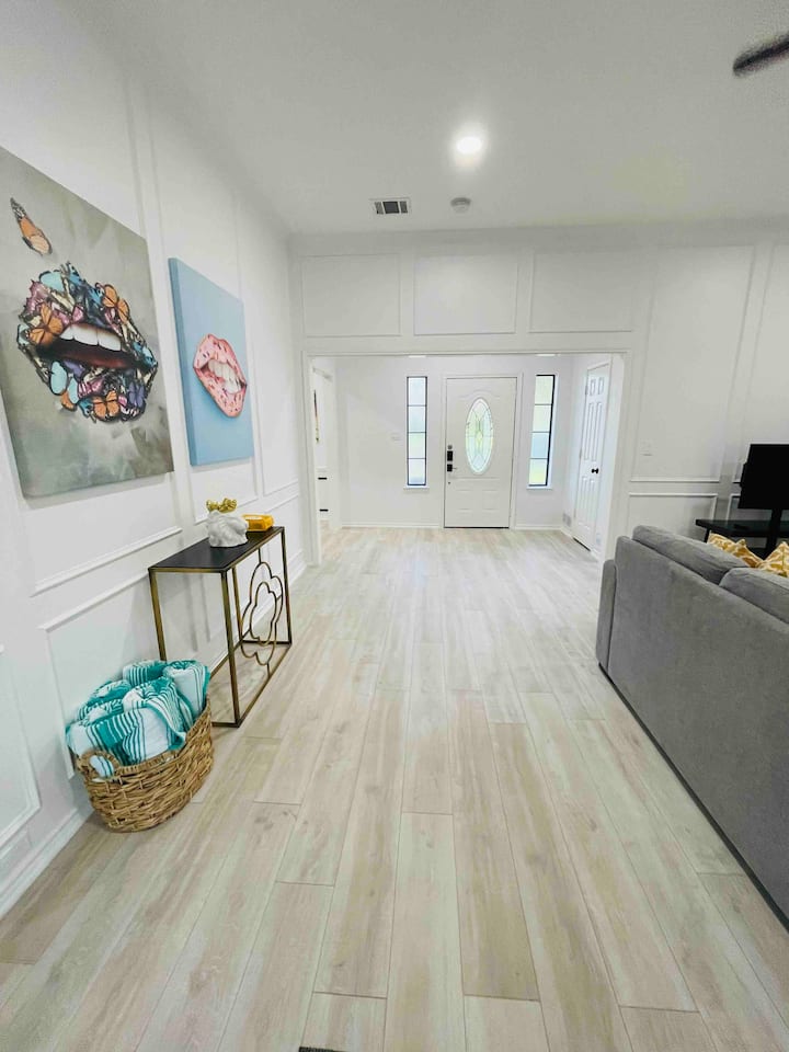 Perfect Pool N Spa Home! Newly Remodeled - Bedford, TX