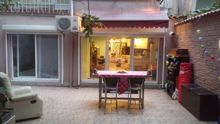 kadikoy yeldegirmeni nde huzurlu bahce kati kadikoy sehrinde kiralik apartman daireleri istanbul turkiye