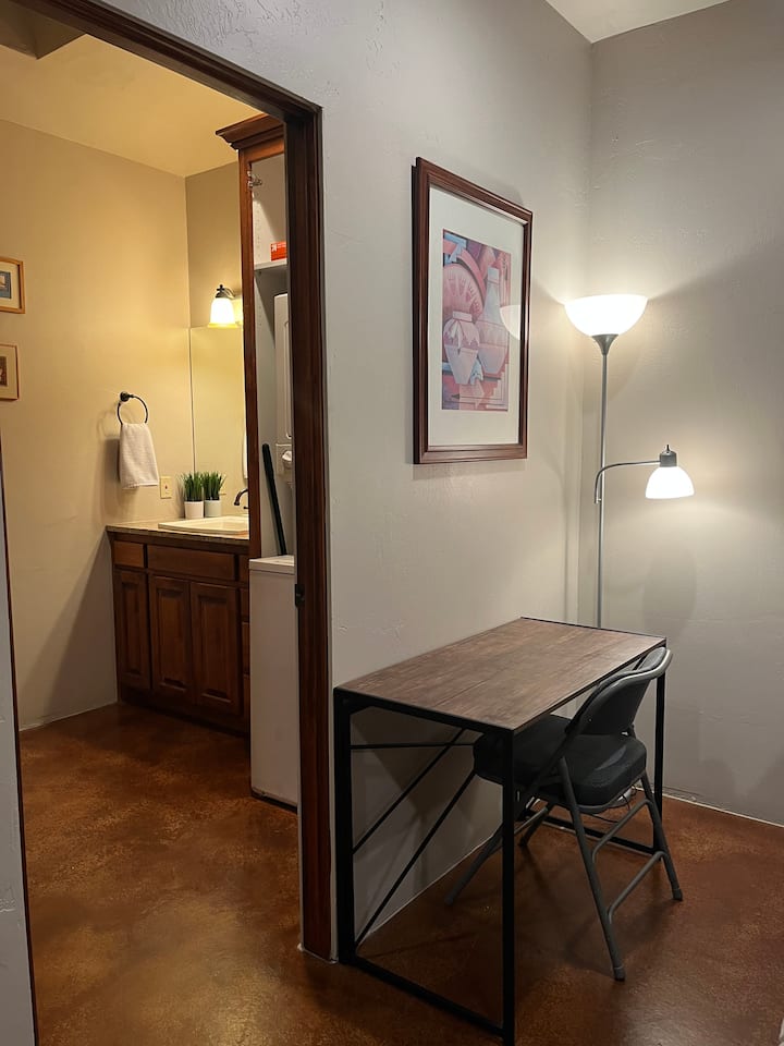 Clean & Cozy 1-bed Casita With Relaxing Courtyard - Albuquerque