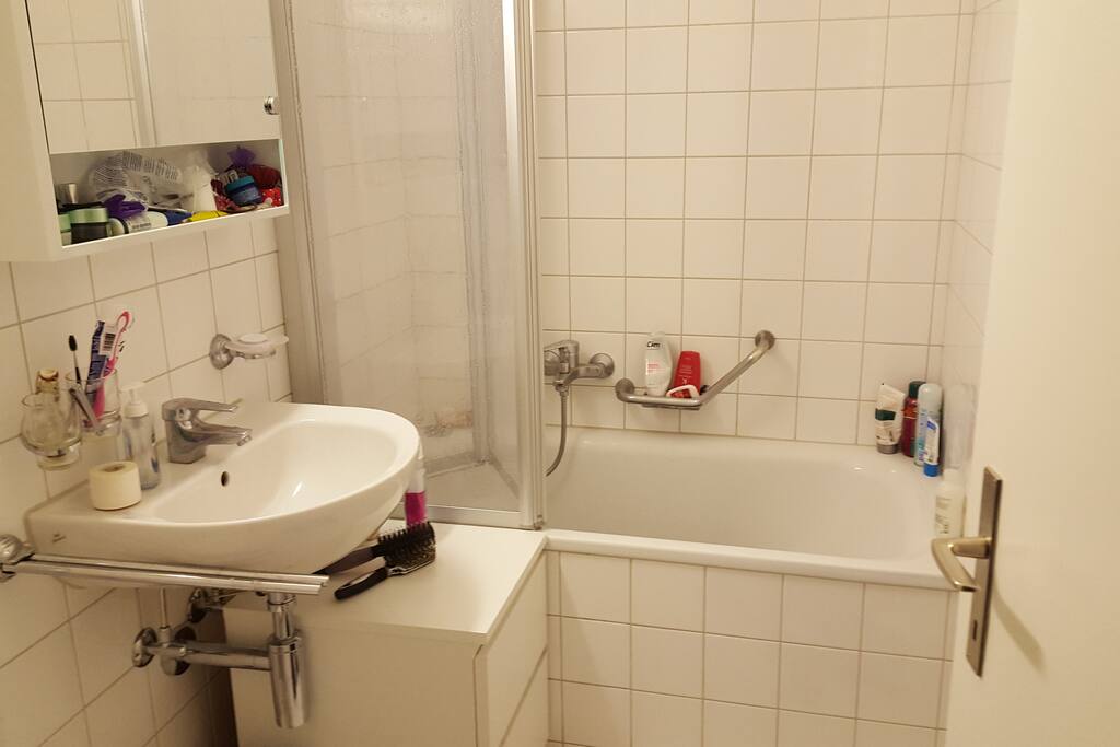 Badezimmer und WC