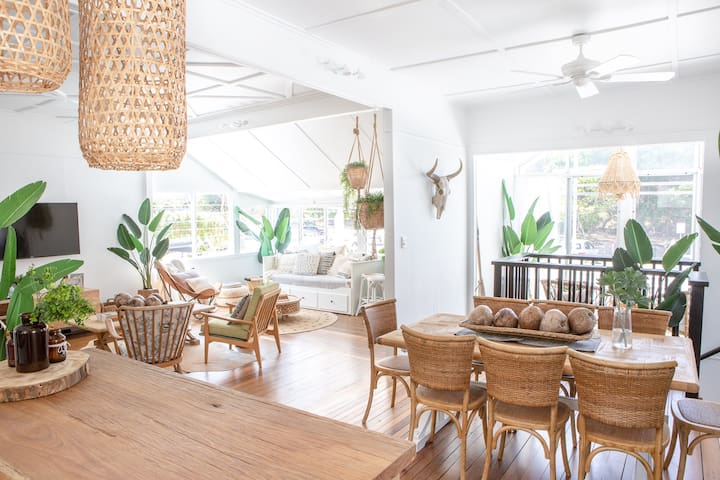 The Bruns Holiday House est 1936