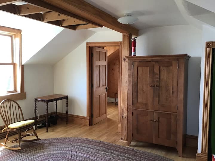 Chez Delmain -Upstairs Apartment - Bayfield, WI