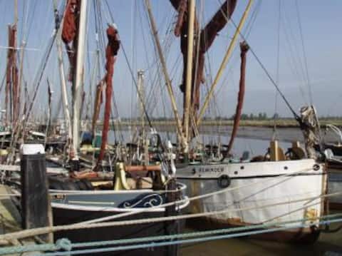 Sailing Barge Reminder, Hythe Quay