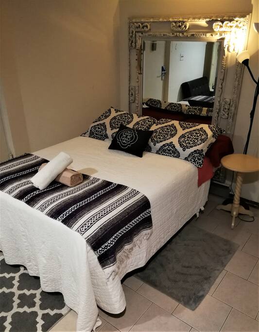 The decor is simple but looks good