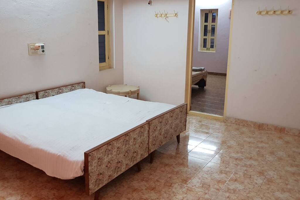 1out of 3 bed rooms