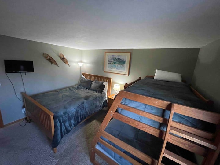 Სტუმრების საძინებელი