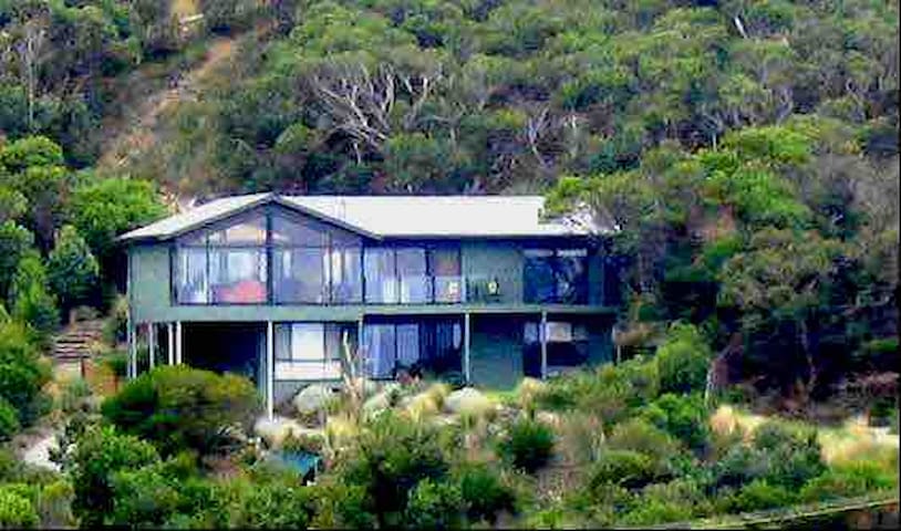 Airbnb Fairhaven Vacation Rentals Places To Stay Victoria