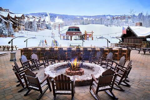 Ski in/out Private 2BDR in Ritz Bachelor Gulch