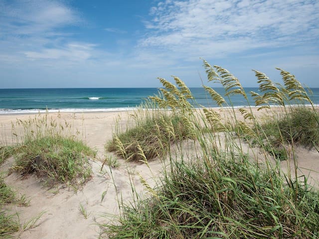 Bethany's Joy King Suite in Southern Shores