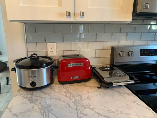 Pristine Clean and Sanitized, 4beds, 3 bath home gallery image 4