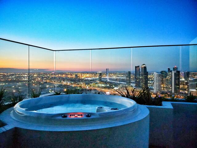 Airbnb Southbank Vacation Rentals Places To Stay Victoria