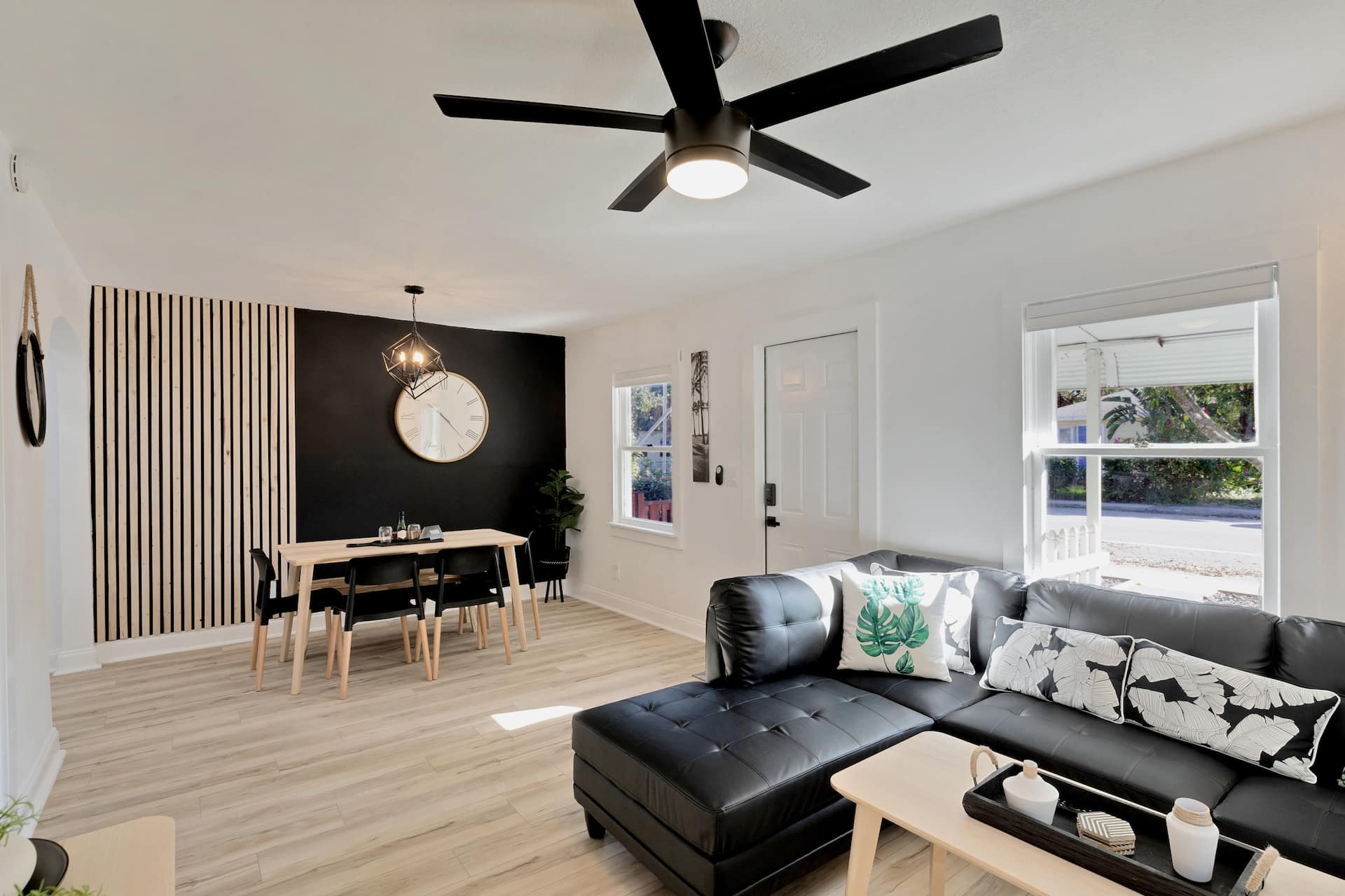 ModernTropic 2bd/1ba Near Beach w/ fence yard/deck — photo 4