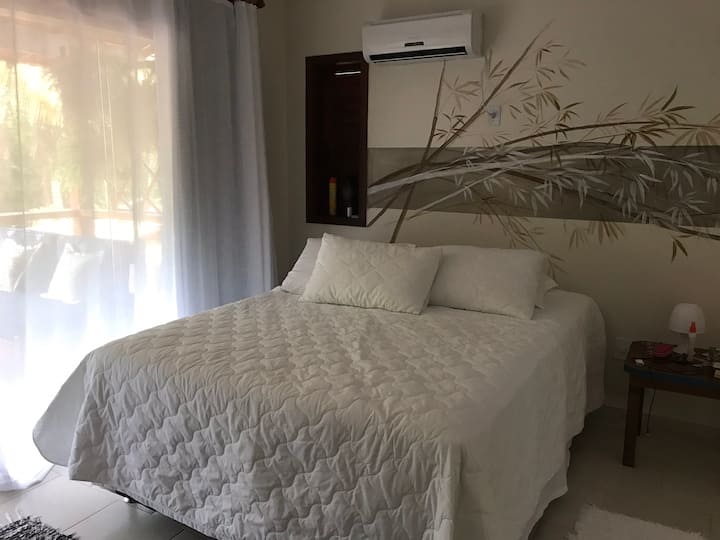 ห้องมาสเตอร์สวีทชั้นบนสุดด้านซ้ายเป็นระเบียงของห้องน้ำในตัว