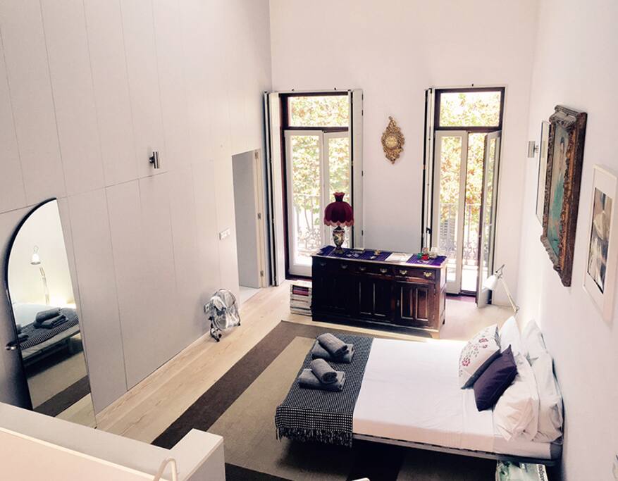 1st open plan double bedroom facing the street. Access to balcony. Shower room with toilet- 3rd floor.