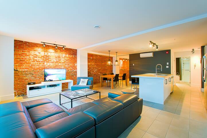 401 – Les Lofts St-Joseph – Par Les Lofts Vieux-QC gallery image 3