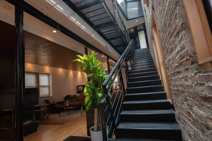 Steel and Sky gallery image 3