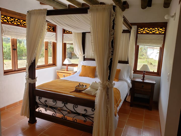 Საძინებელი ორადგილიანი საწოლი პირველი სართული