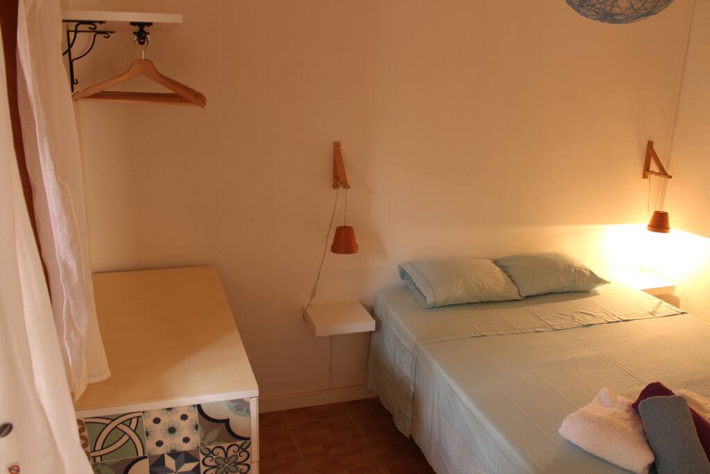 Double bed (160 x 200)