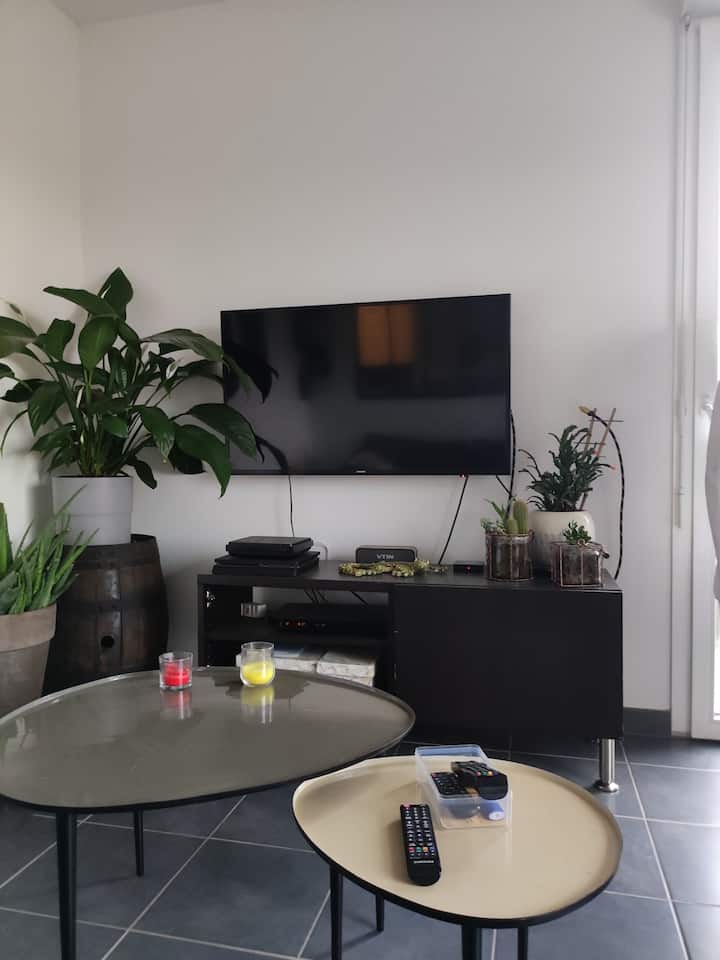 T2 De 50m2 Avec Terrasse Et Parking - La Penne-sur-Huveaune