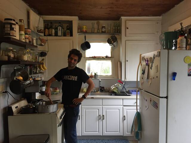 SXSW DEAL Rustic Downtown Cottage gallery image 4