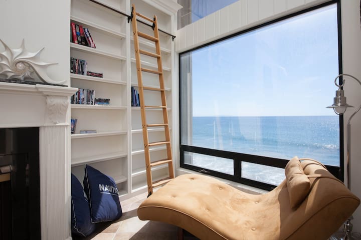 Malibu Beachfront Penthouse gallery image 4