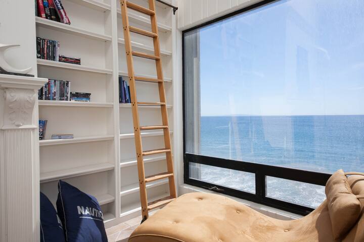 Malibu Beachfront Penthouse gallery image 5