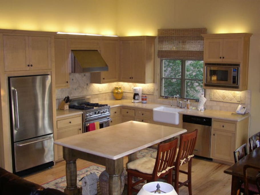 Full kitchen stocked for cooking and entertaining
