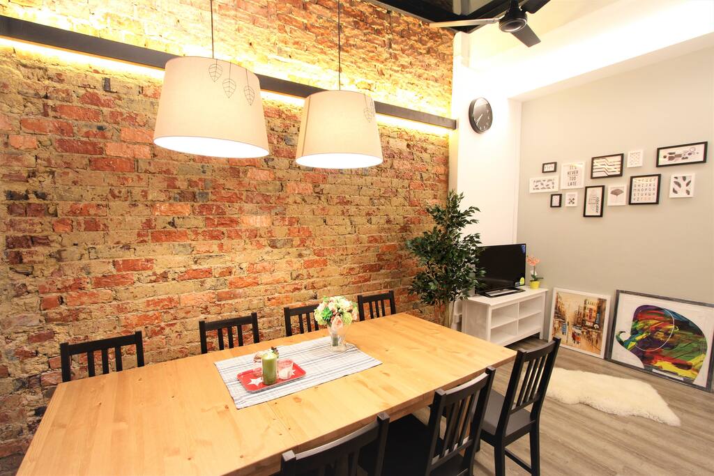 Large extendable dining table