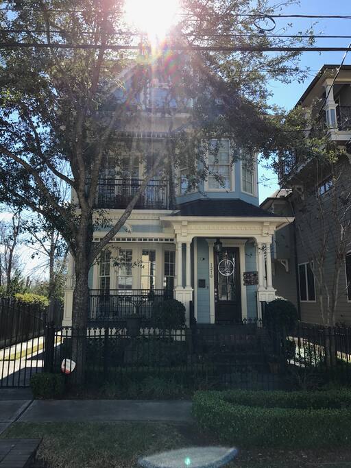 Welcome to your Houston getaway!