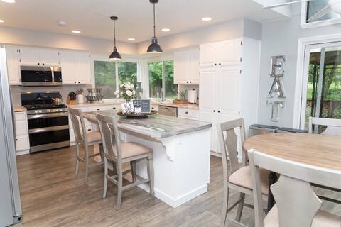 Charming Urban Farm House - 24 hour self check in