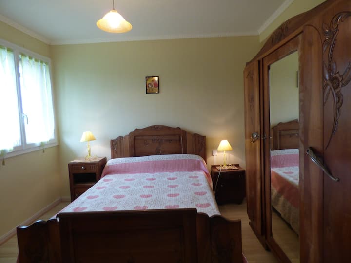 Ნომერი "ყვითელი" საწოლით 140