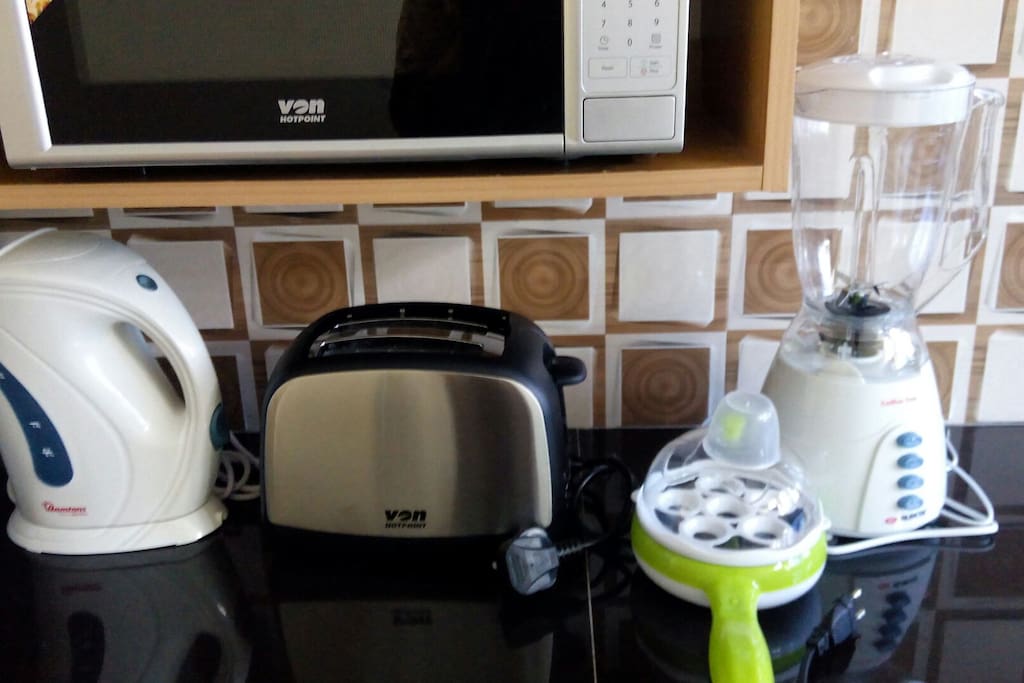 kitchen amenities