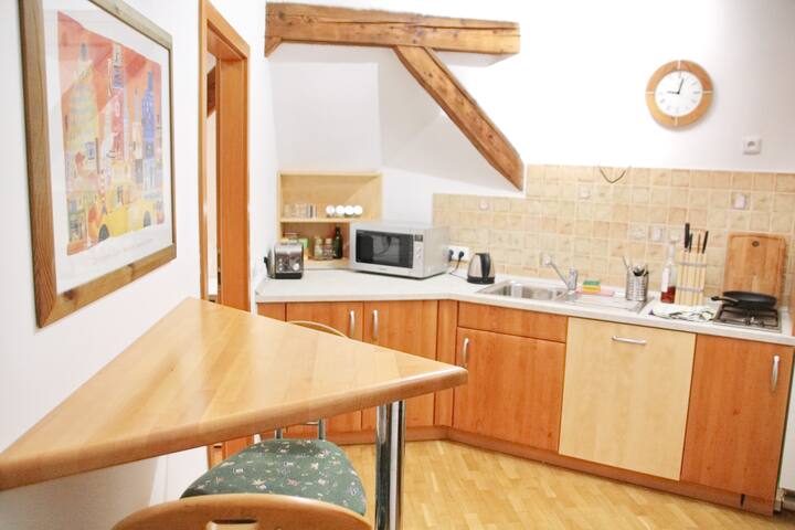 Luxury Private ATTIC in CENTER gallery image 4