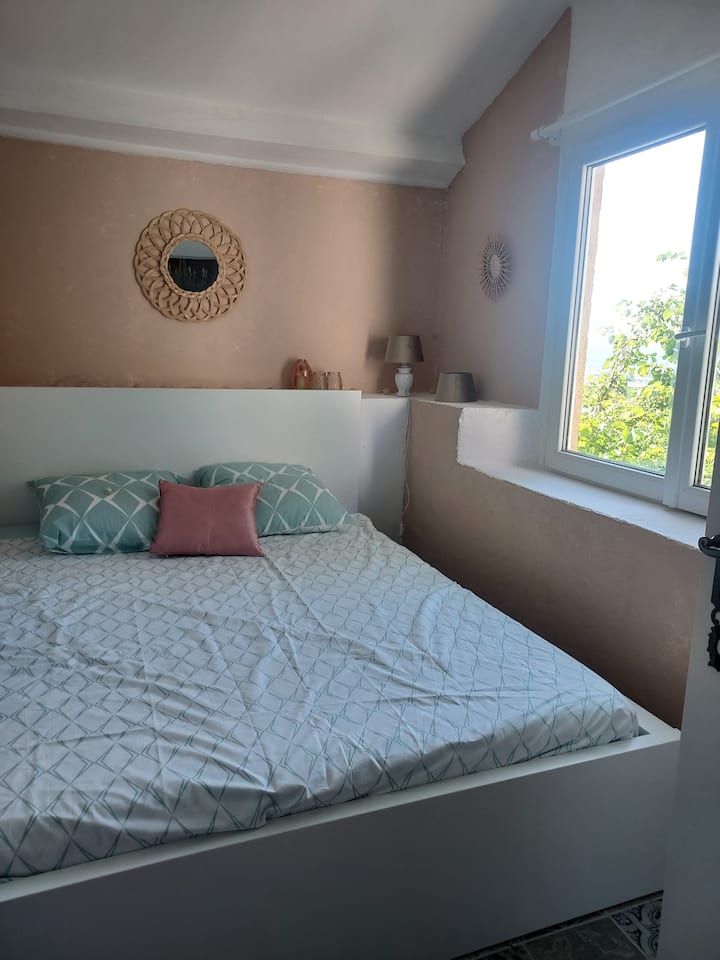 Chambre avec lit 160