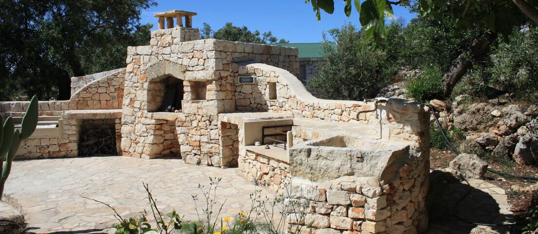 Villa con piscina vista mare gallery image 2