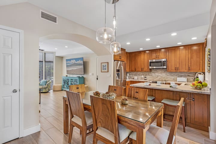 3BD NEW! Luxurious, Newly Remodeled, Walk to beach gallery image 4