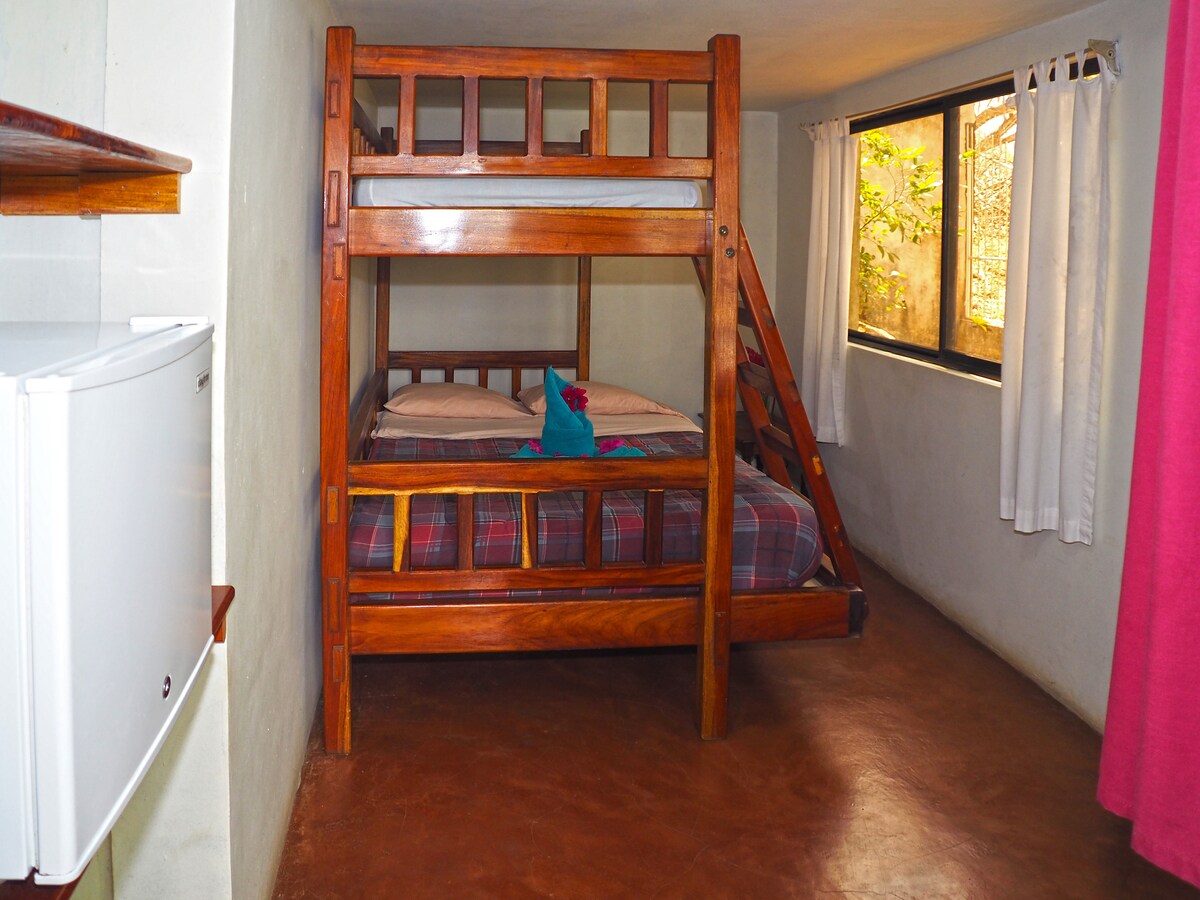 Las Tortugas Apts "Greek # 4" - Garden & Forest
