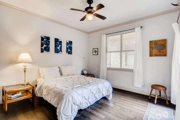 5100 -卧室3 -加大双人床