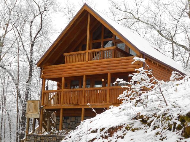 Black Bear Bungalow Cabins For Rent In Sevierville Tennessee