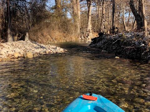Blue Moon-Hill top views! Enjoy the Medina River!!
