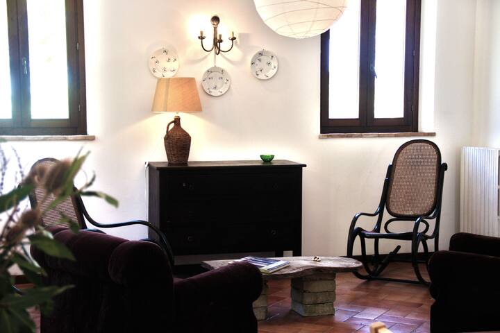Spacious Farmhouse On A Winery - Macerata