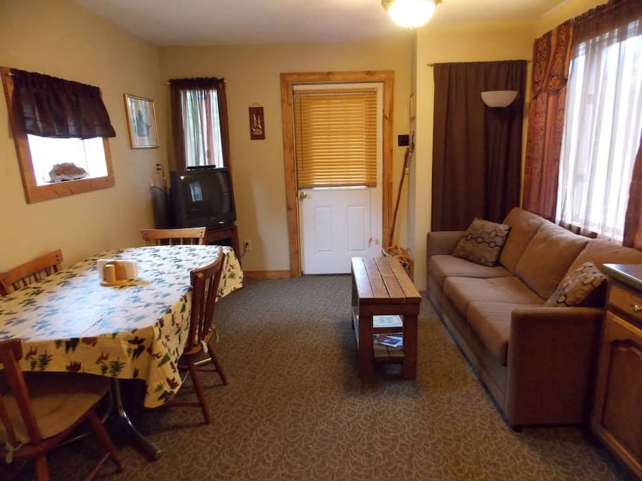 Living/dining room