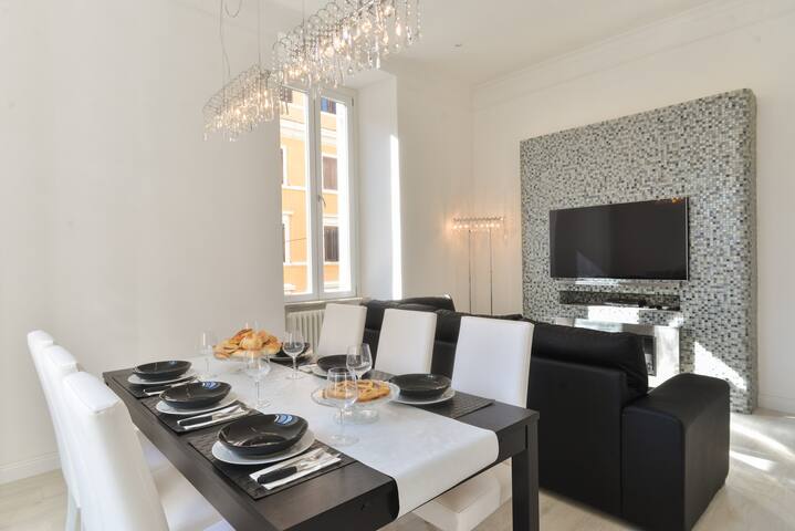 Luxury Apt 3 Bedrooms 4 Bathrooms gallery image 4