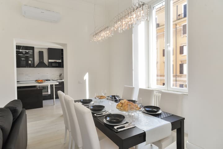 Luxury Apt 3 Bedrooms 4 Bathrooms