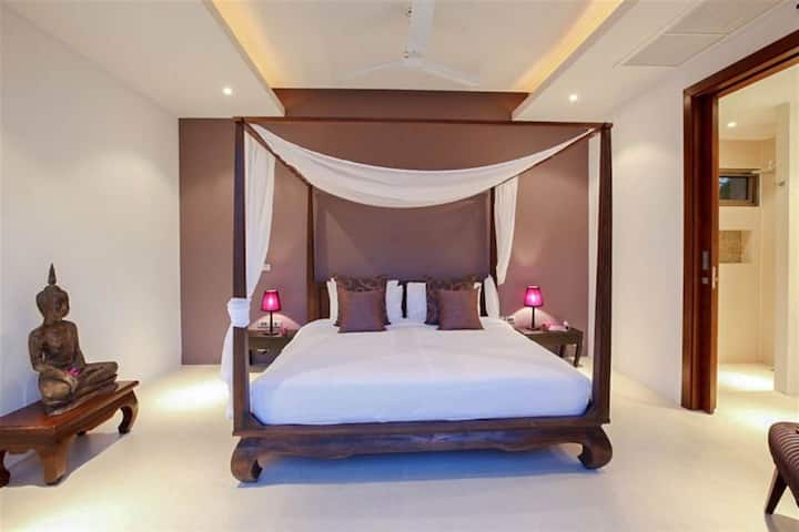White Sandy Beach Villa Good For 14 Person - Ko Samui